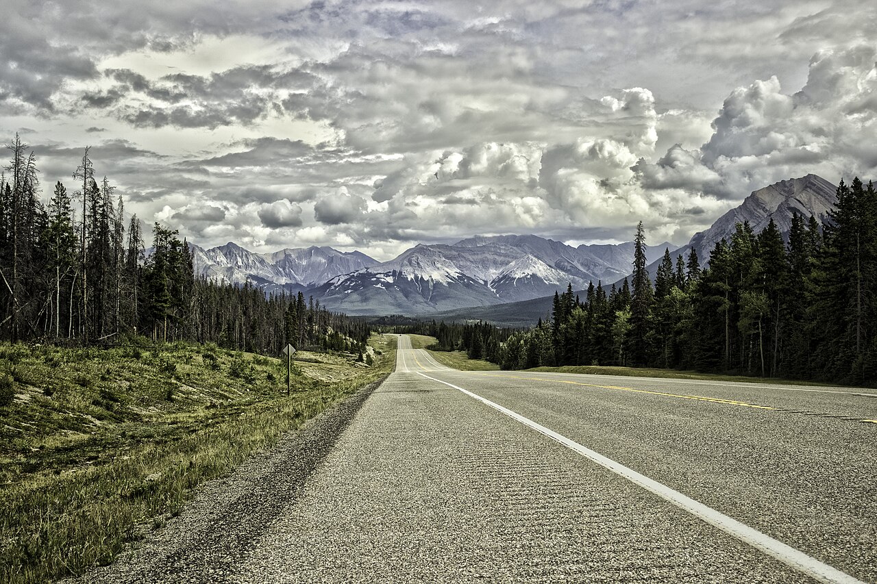 Road, Rocky Mountains, Canada, Alberta - panoramio.jpg