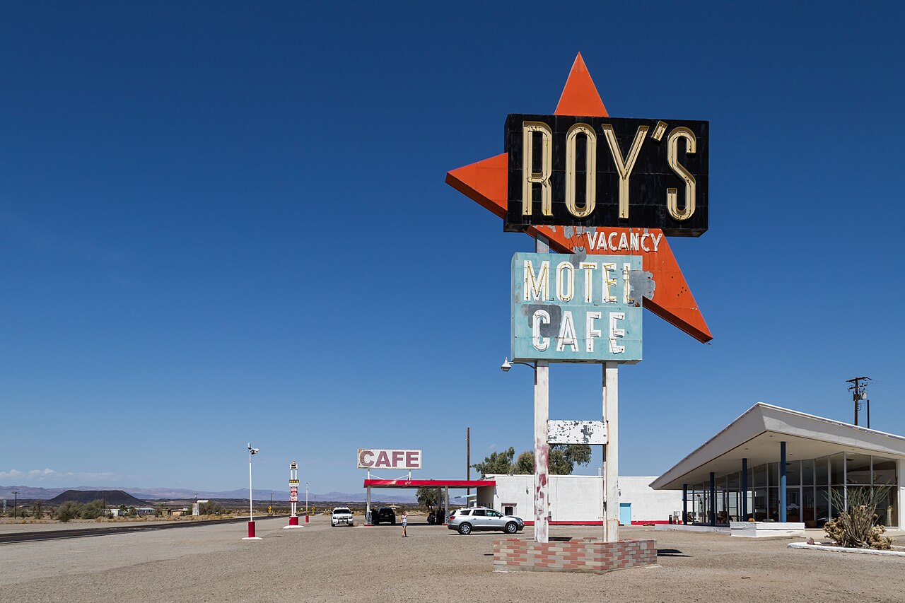 Amboy (California, USA) -- 2012 -- 4.jpg